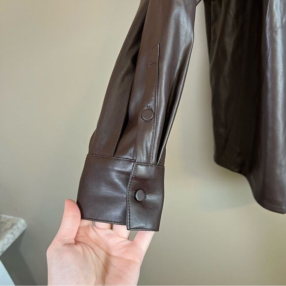 ✨ A New Day Brown Faux Leather Button Up Top Medium - Picture 4 of 10